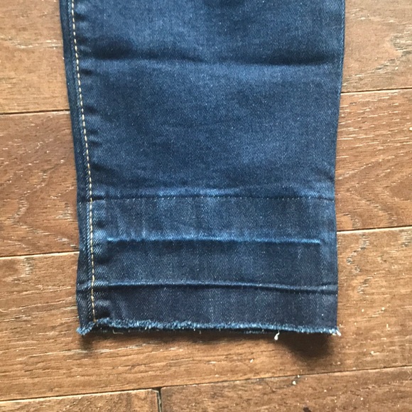 GAP Low Rise Straight Crop - Picture 2 of 5